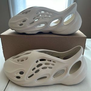 Adidas Yeezy Foam Runner sz 11 Sand FY4567